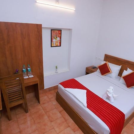 Malavikas Black Beach Resort Varkala Exterior foto